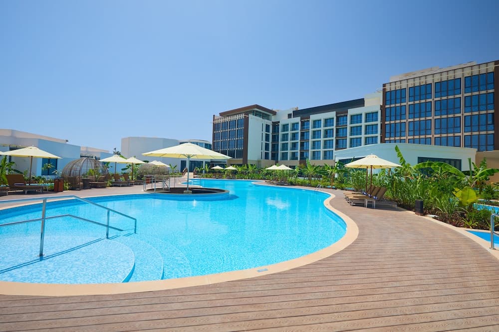 Millennium Resort Salalah, Outdoor pool
