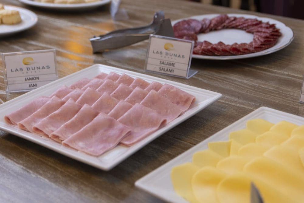 Las Dunas Hotel, Breakfast meal