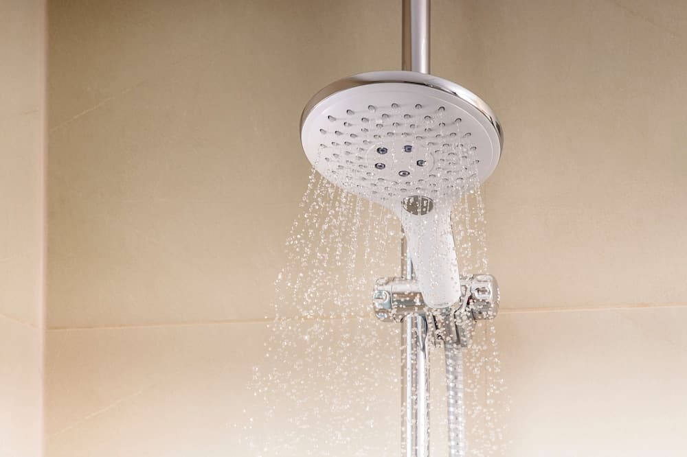 NH Edelweiss Bariloche, Bathroom