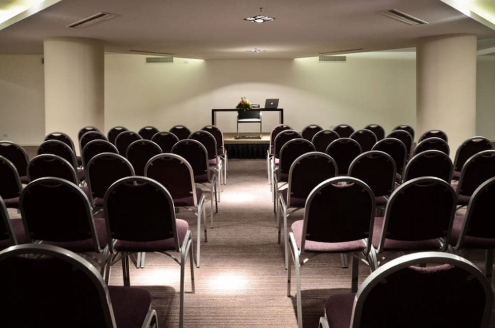 Grand Brizo Buenos Aires, Salas de reuniones