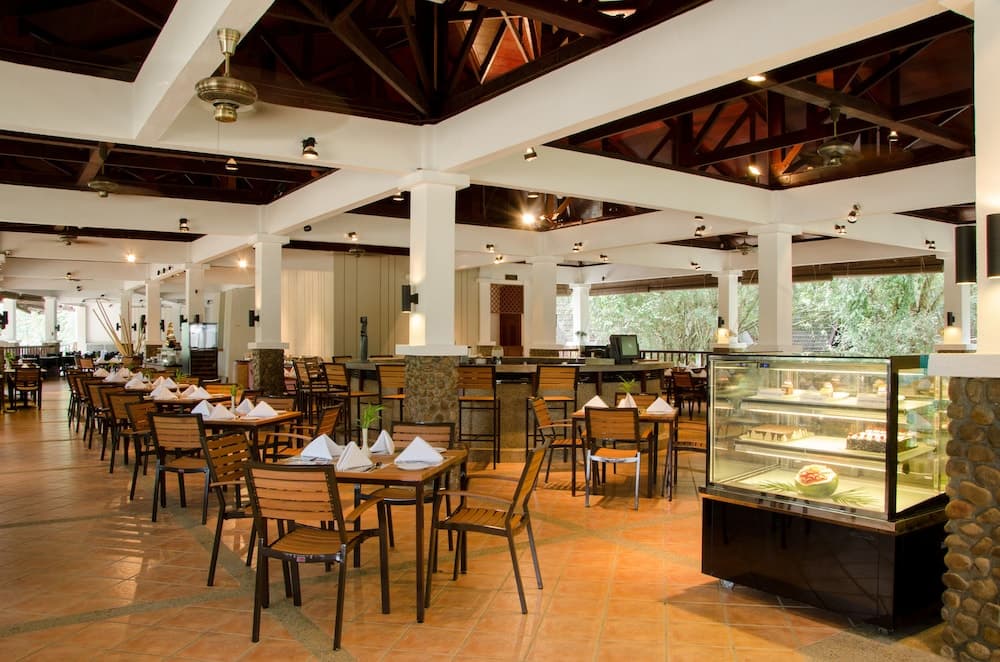 Mutiara Taman Negara, Restaurant