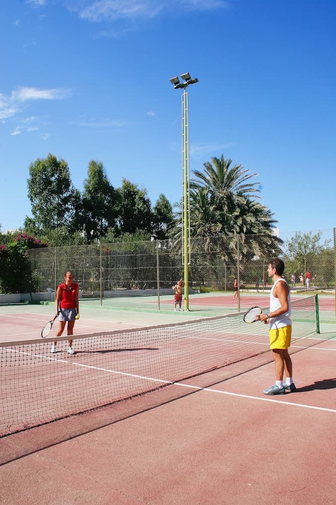 El Mouradi Port El Kantaoui, Tennis court