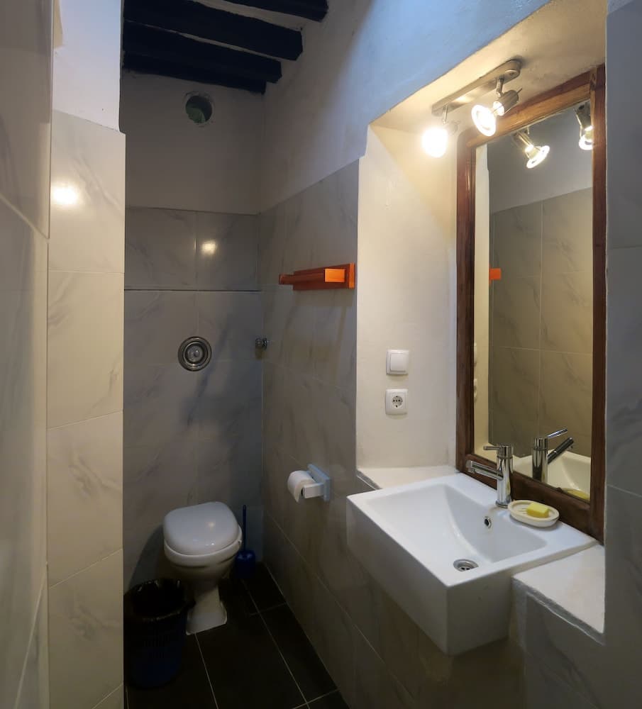 Café Central - Pousada, Banheiro