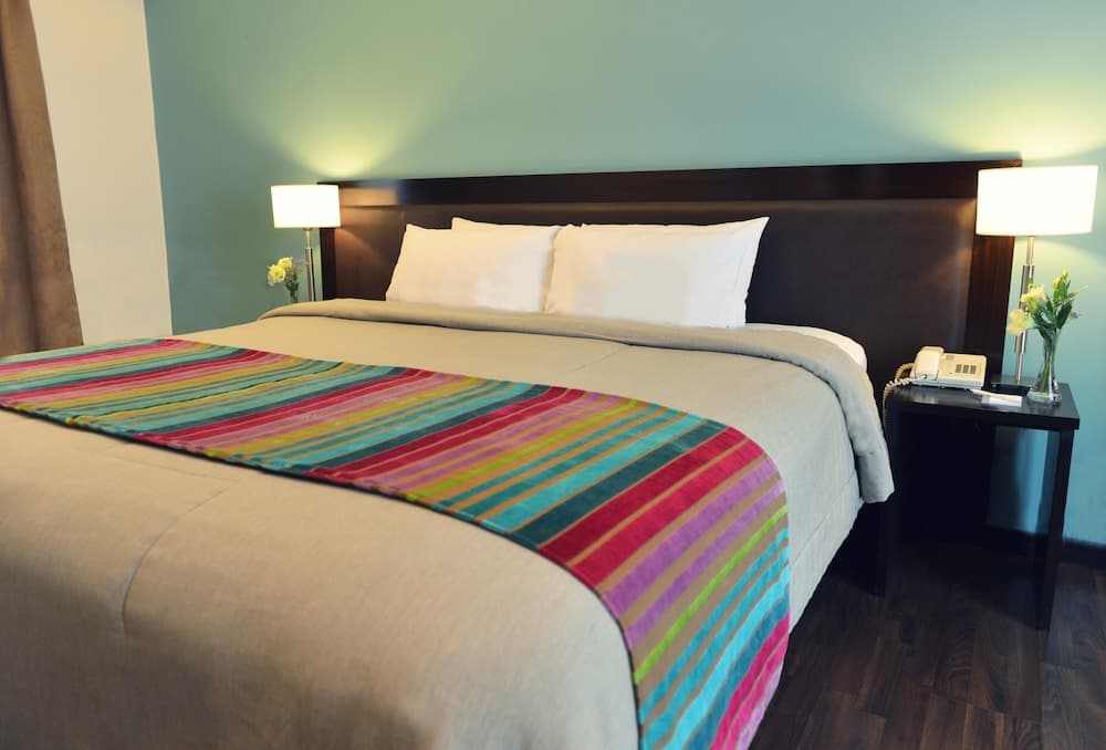 Rochester Classic, Room