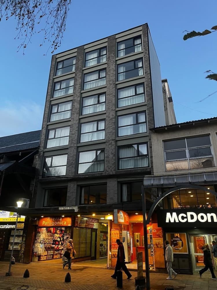 Hotel Internacional, Front of property