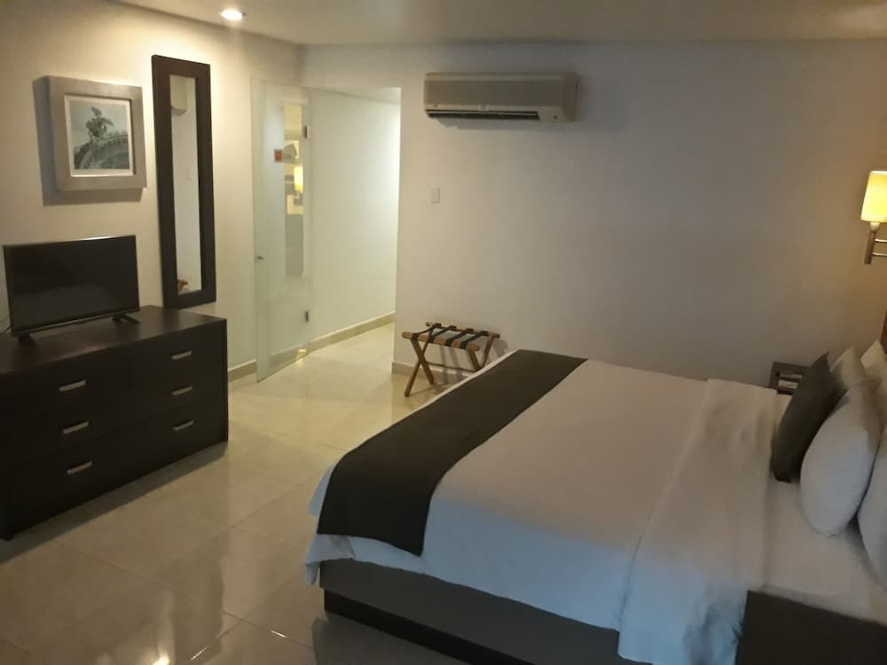 *Hotel & Suites PF, Room