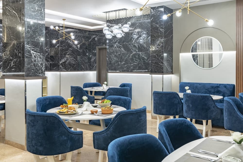 Citadines Al Ghubrah Muscat, Restaurant