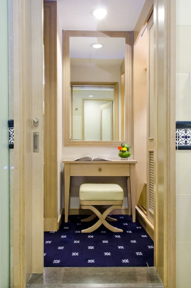 Royale Chulan Penang, Room