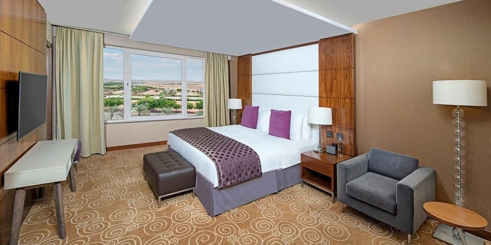 Crowne Plaza Muscat OCEC, an IHG Hotel, Room