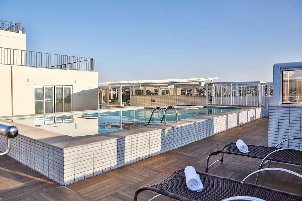 Nobile Inn London Anápolis, Rooftop pool