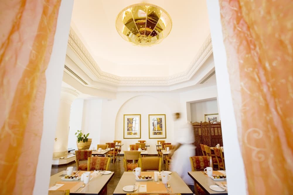 Hilton Salalah Resort, Dining