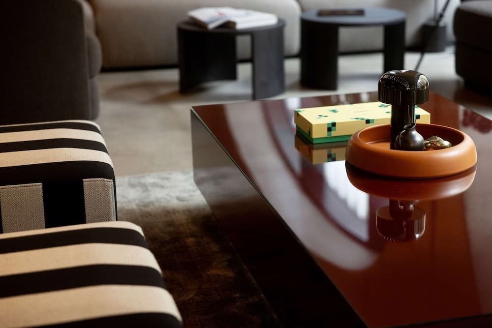 Radisson RED Helsinki, Lobby