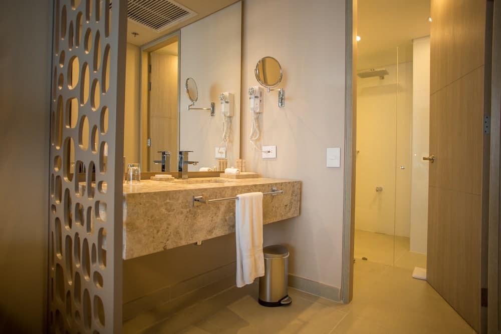 Estelar Cartagena de Indias Hotel, Bathroom