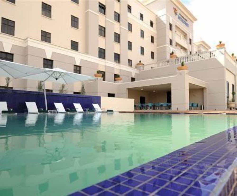 Peermont Metcourt at Emperors Palace, Outdoor pool