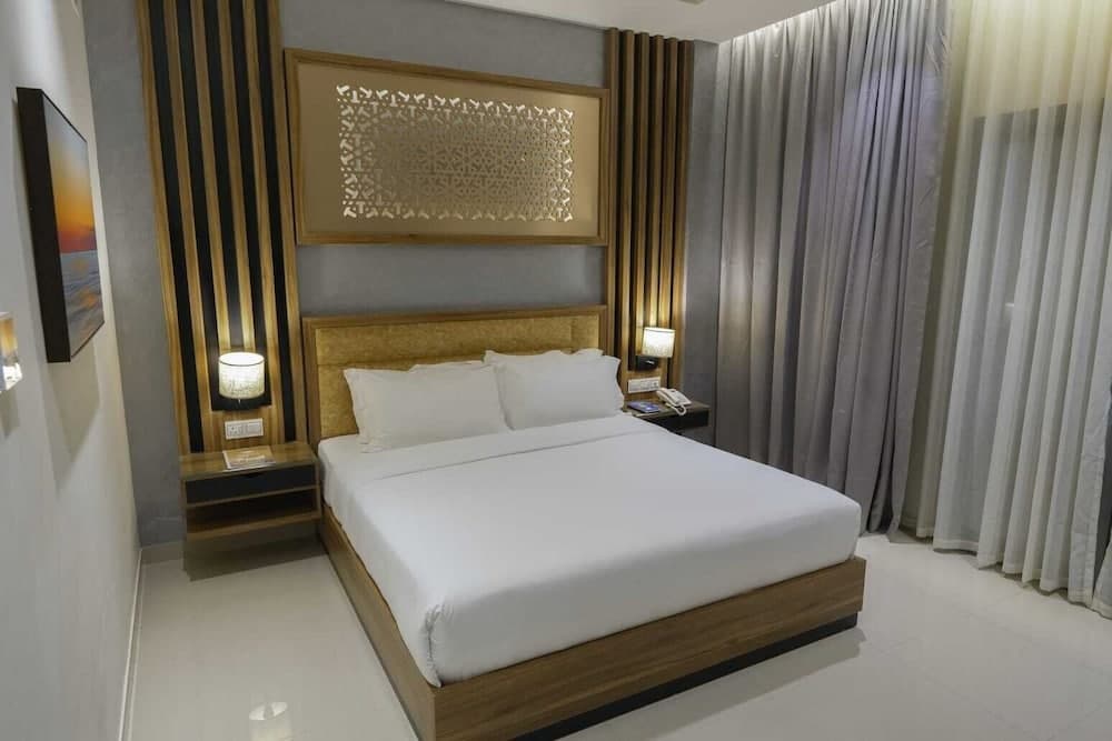 The Plaza Hotel and Resort, Room