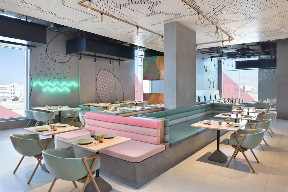 Aloft Muscat, Restaurant