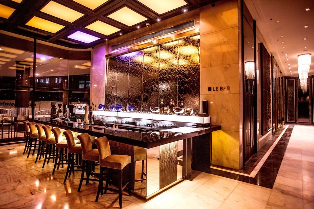 Southern Sun Cape Sun, Bar (on property)