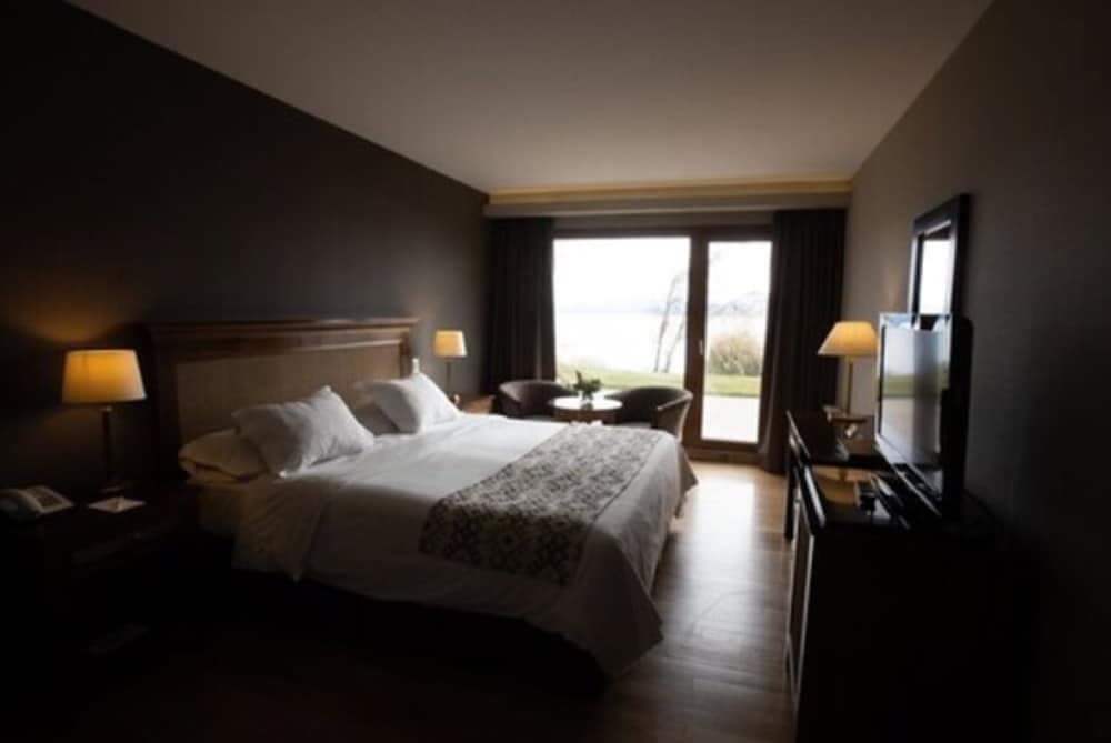 Cacique Inacayal Lake & Spa Hotel, Room