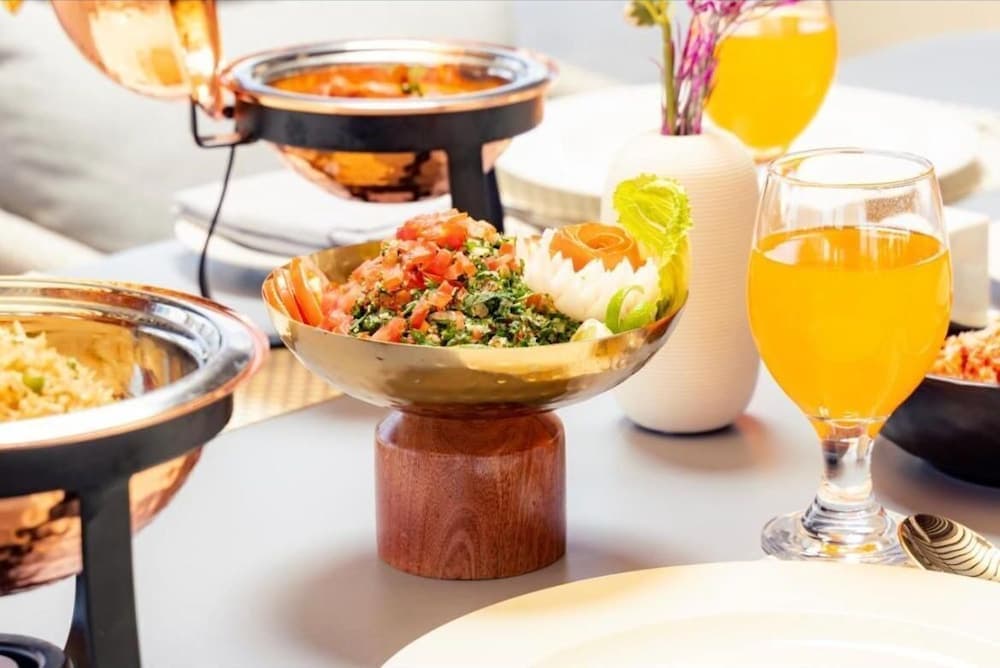 Damask Resort, Restaurant