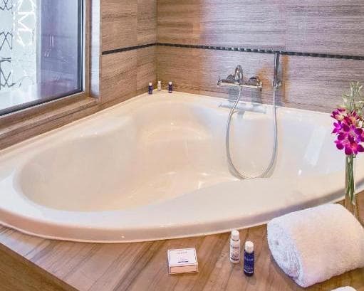 Bay La Sun Hotel & Marina ( KAEC ), 