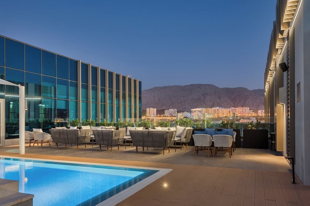 Intercityhotel Bawshar Muscat, Rooftop pool