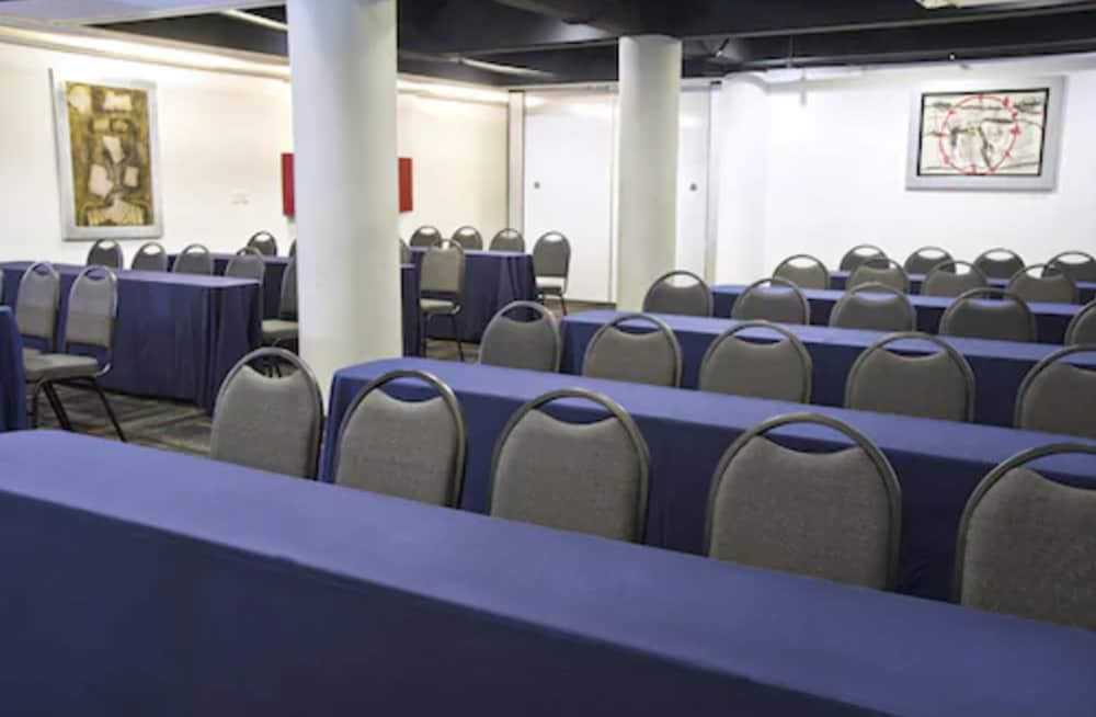 *Regente Hotel, Meeting facility