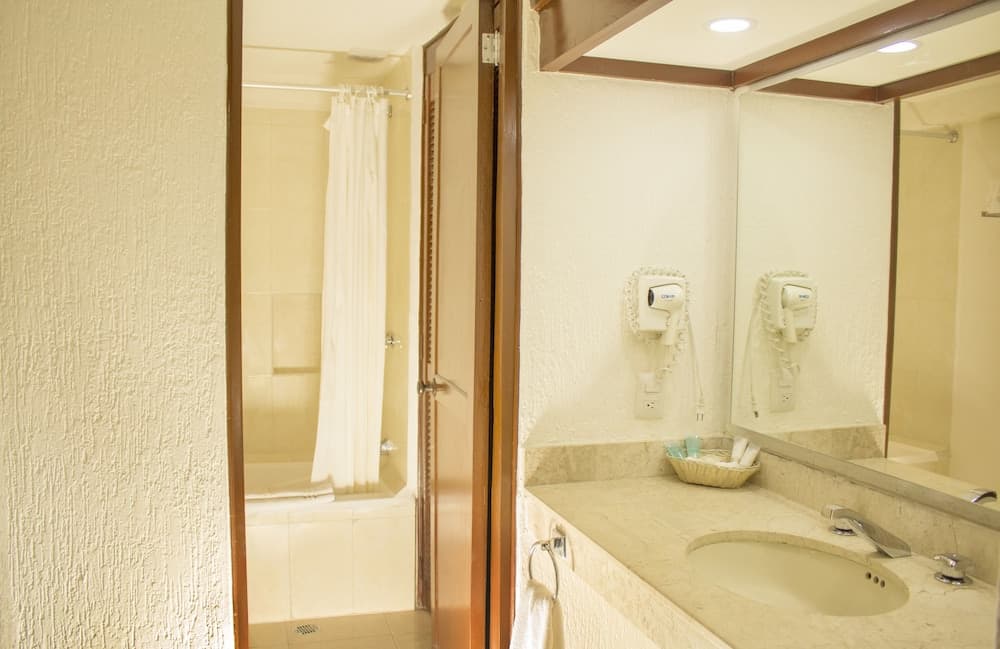 All Ritmo Cancun Resort & Water Park - All Inclusive [EXCLUSIVO BLOQUEOS], Bathroom