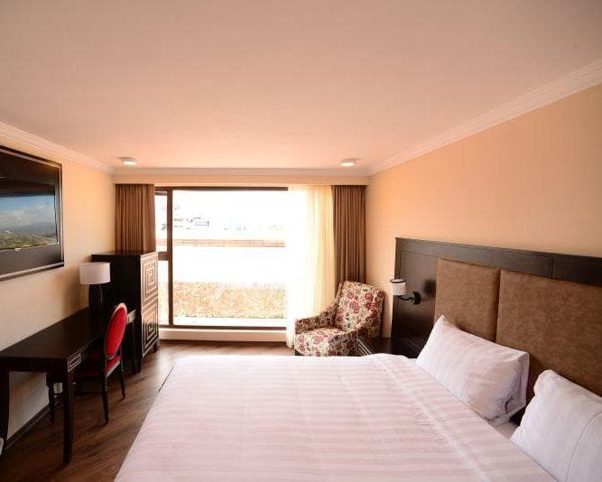 QUINDELOMA ART HOTEL & GALLERY, 