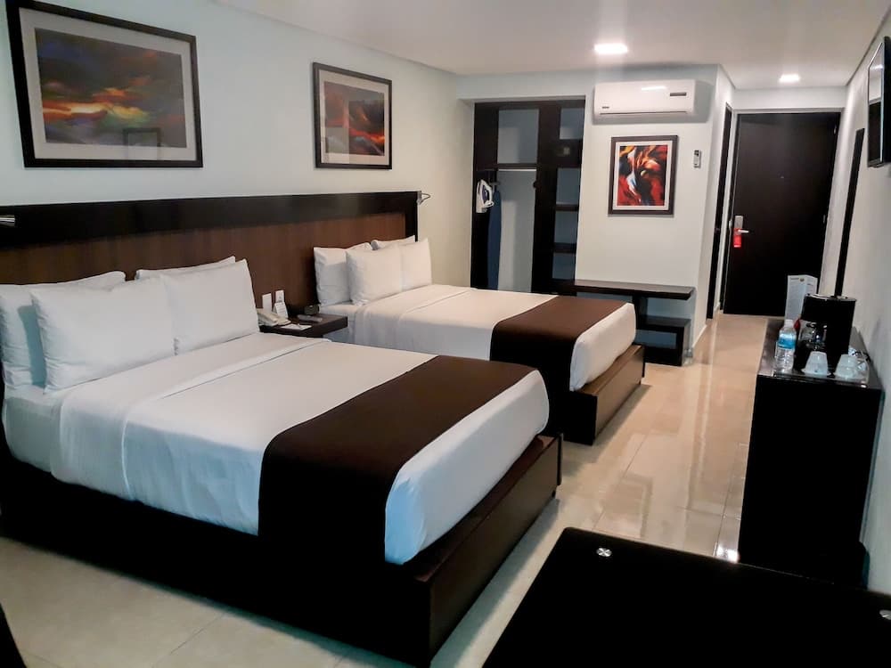 *Hotel & Suites PF, Room
