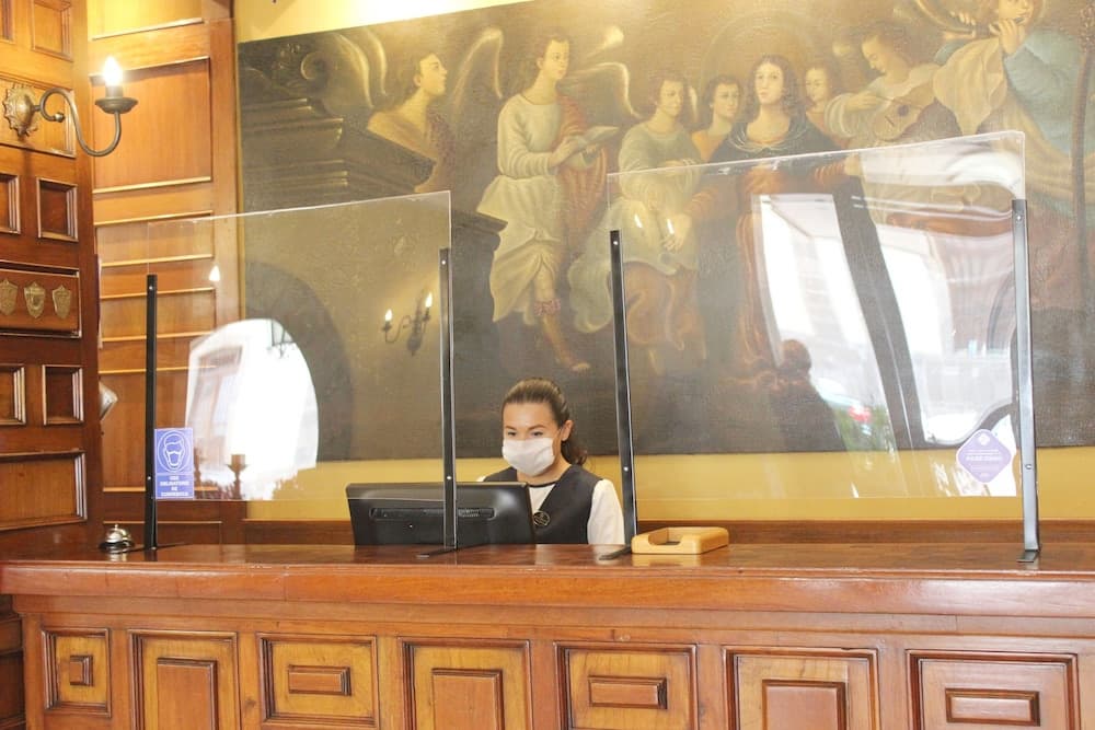 Hotel De Mendoza, Reception