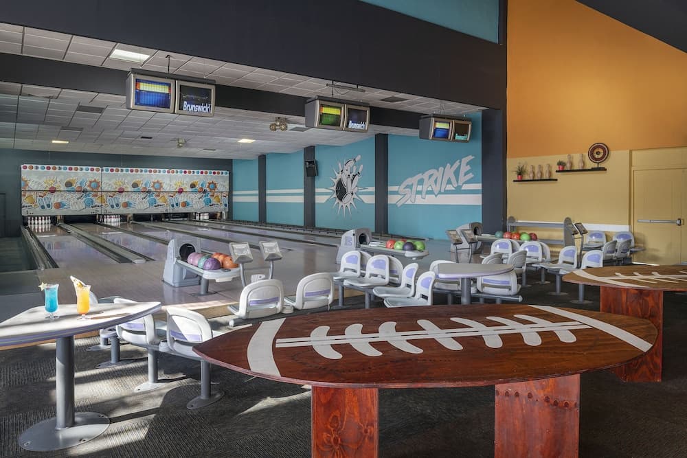 Ocean Blue & Sand Beach Resort - All Inclusive, Bowling