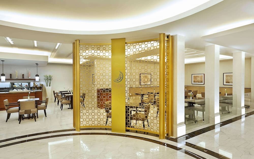 Conrad Makkah, Restaurant