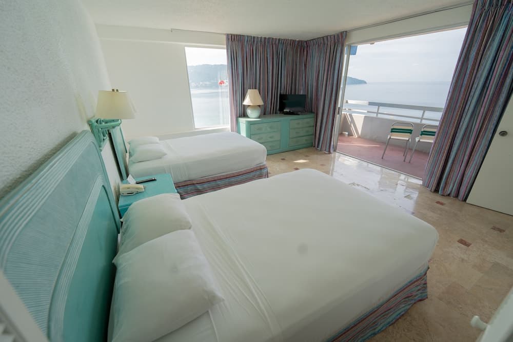 *Playa Suites, Room