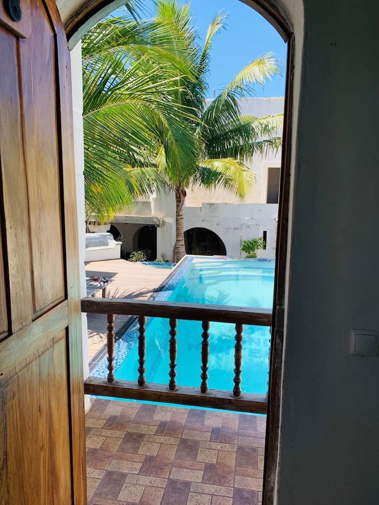 Café Central - Pousada, Piscina externa