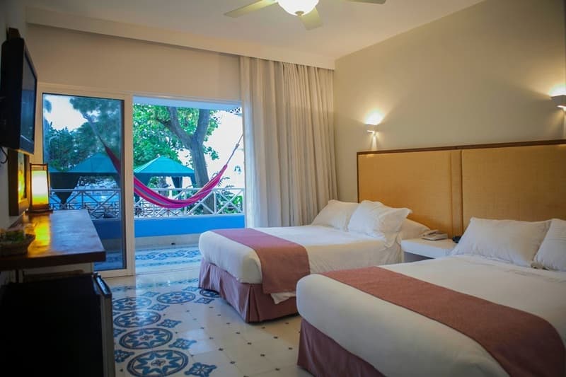 Las Americas Casa de Playa, GEN