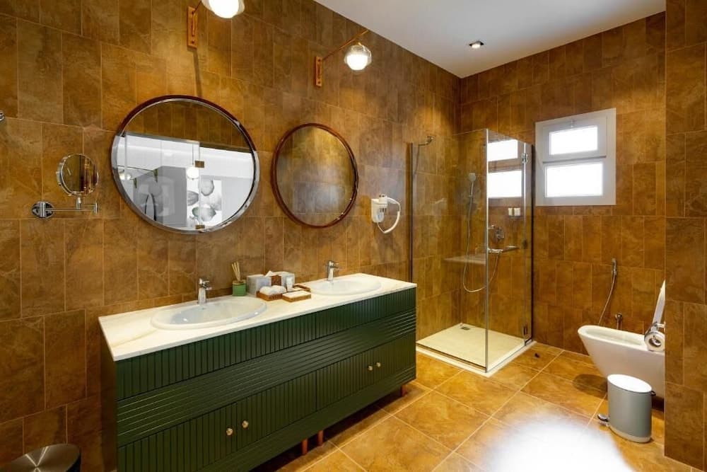 Damask Resort, Bathroom