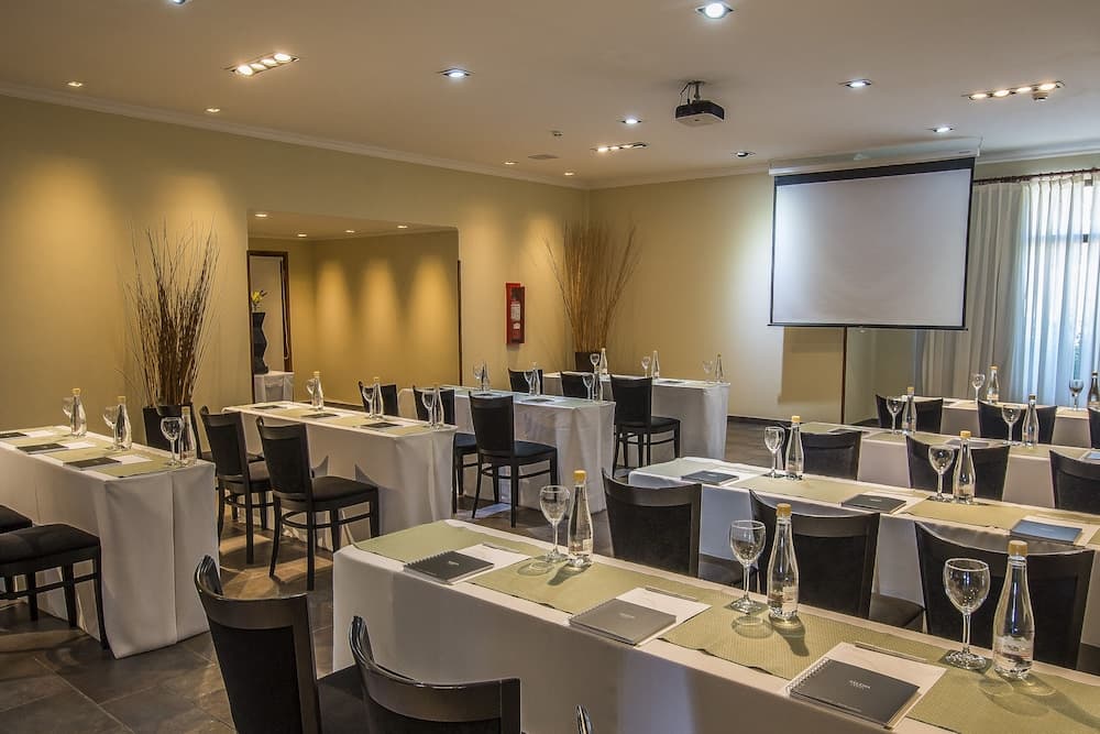 Xelena Hotel, Business Center