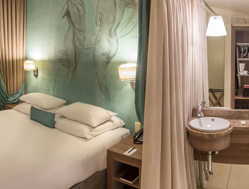 Peermont Metcourt at Emperors Palace, Room