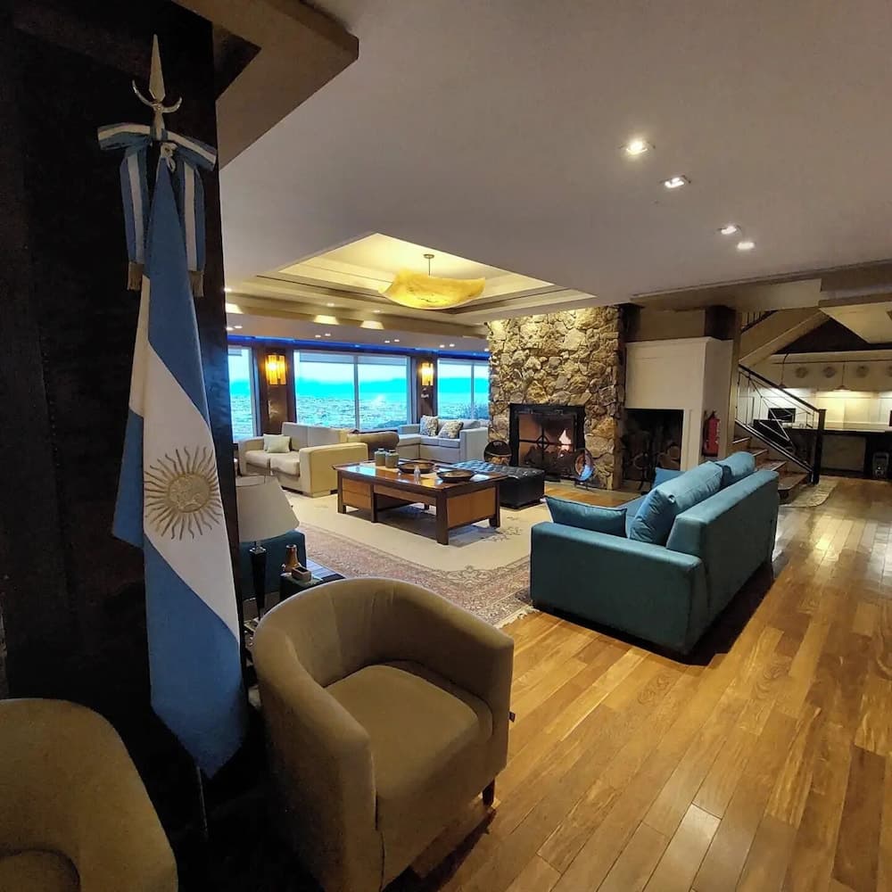 Alto Calafate Hotel Patagonico, Interior entrance