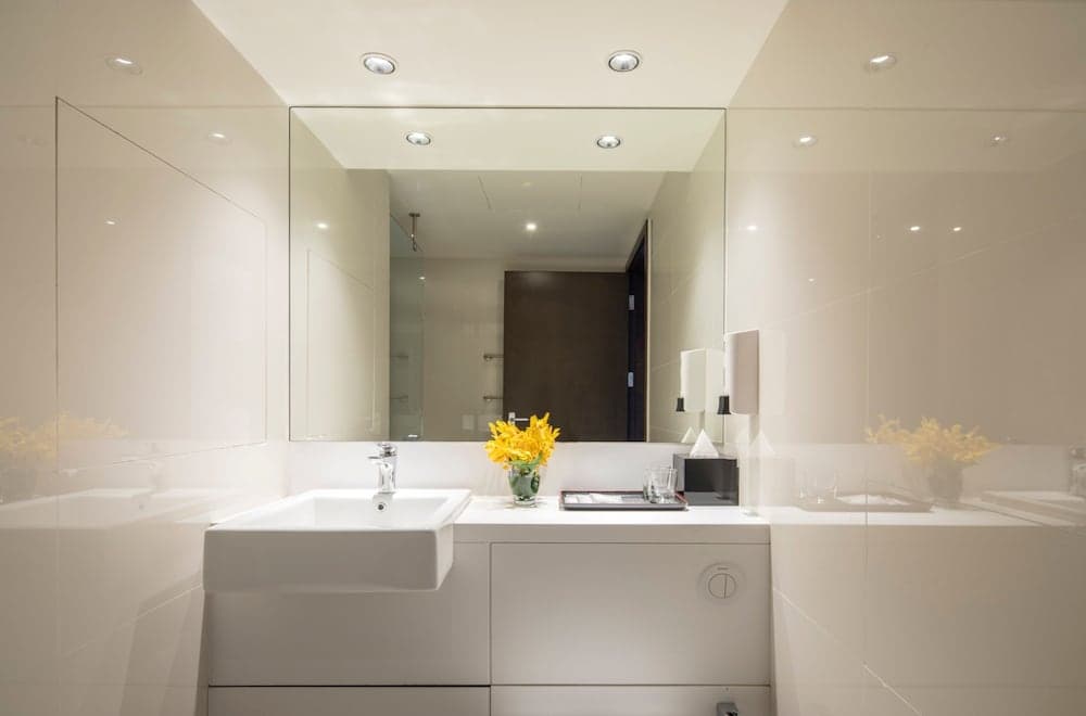 Travelodge Sukhumvit 11, Bathroom