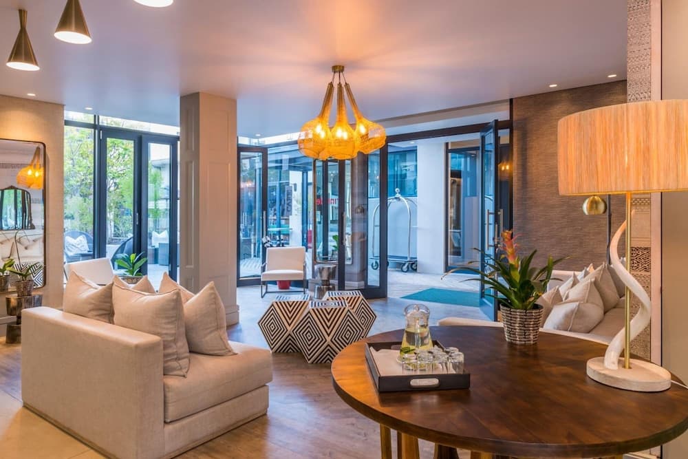 aha The Rex Hotel, Dining