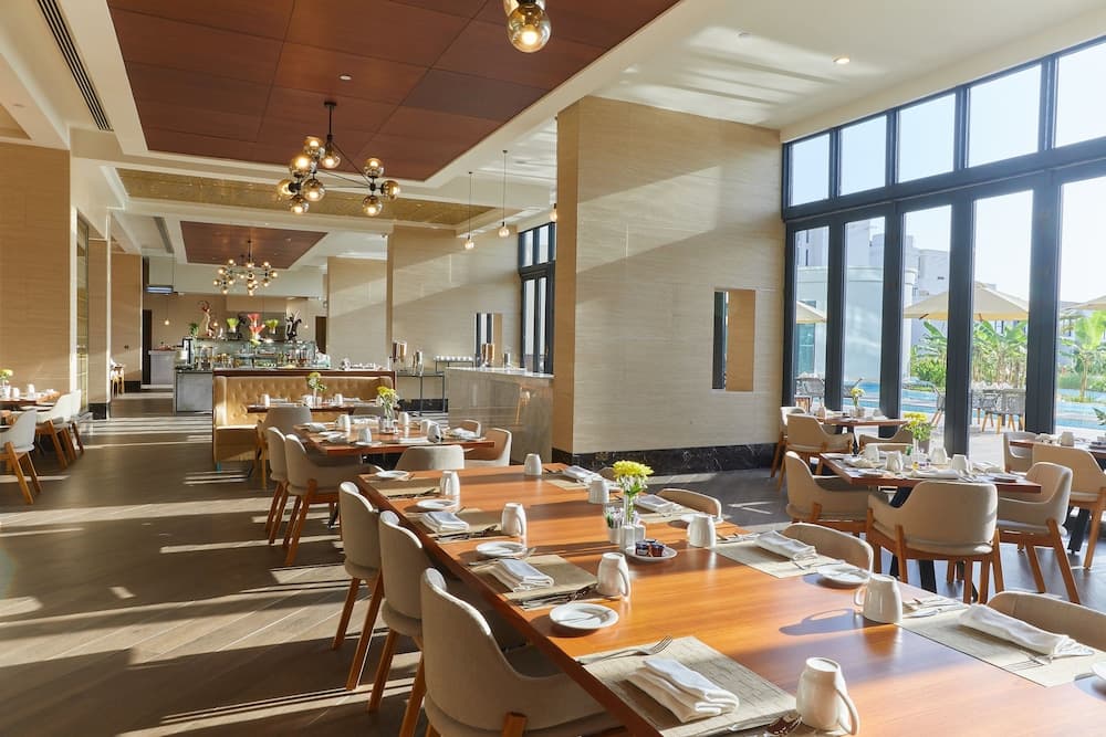 Millennium Resort Salalah, Restaurant