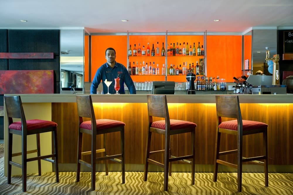 SunSquare Cape Town Gardens, Bar (on property)