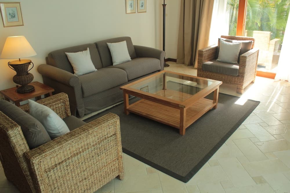 Le Saint Alexis, Living area