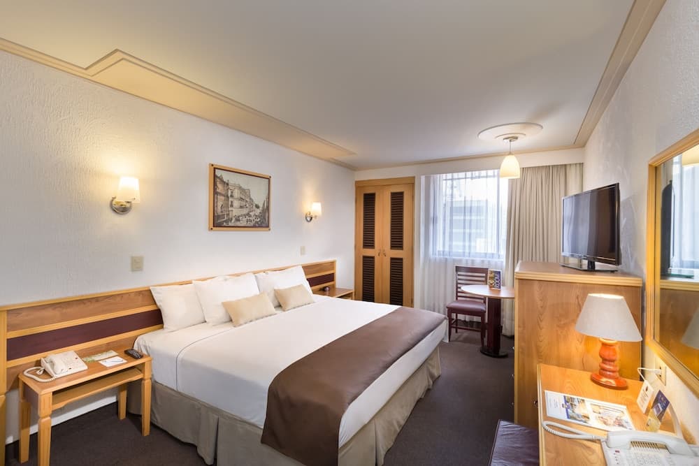 *Hotel Estoril, Room