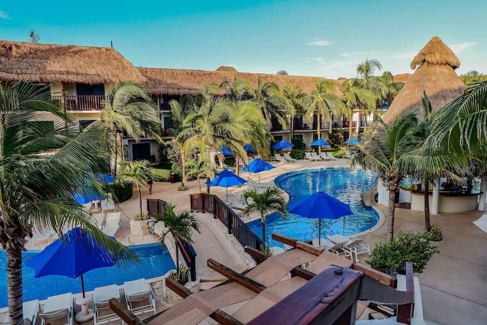 The Reef Coco Beach Resort & Spa- Optional All Inclusive, Outdoor pool