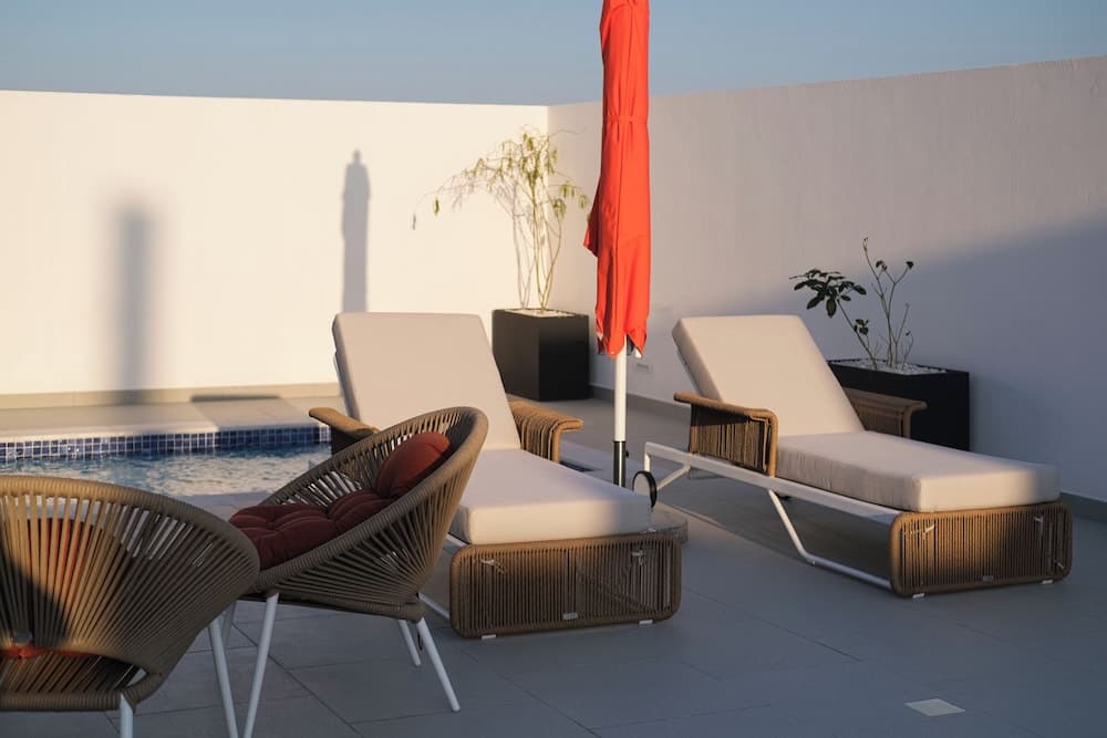 Studio M Muscat, Rooftop pool