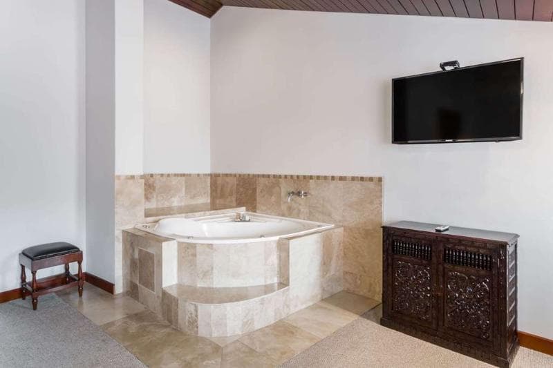 Costa del Sol Ramada Cusco, GEN