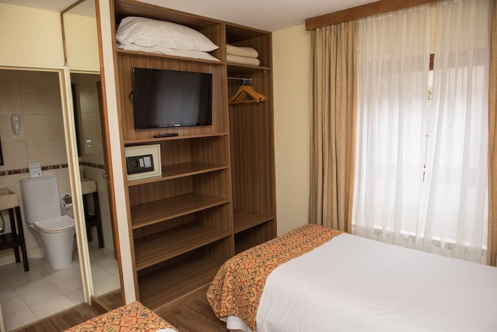 Hostal Del Bosque Apart , Room