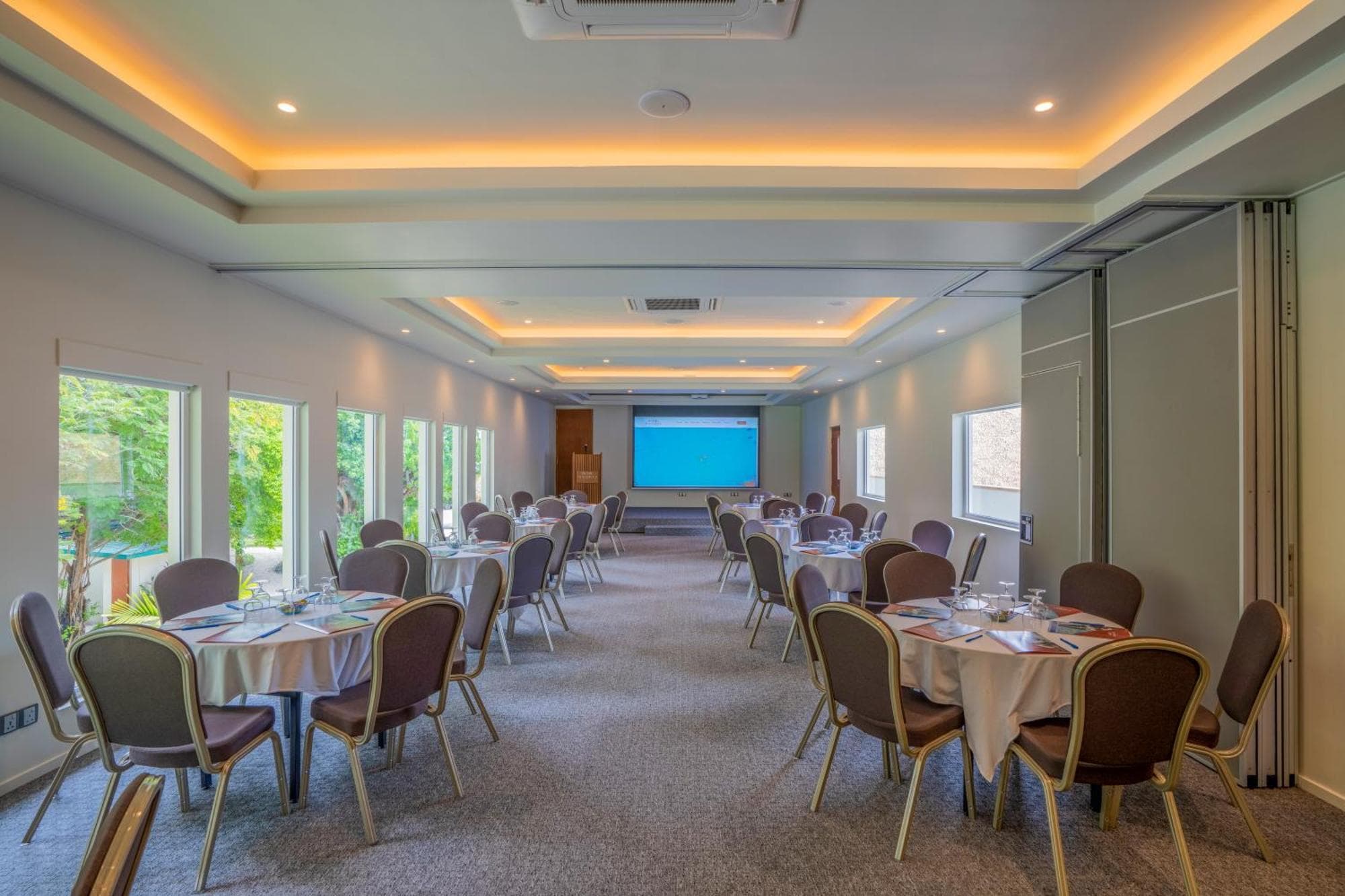 Meeru Maldives Resort Island, 